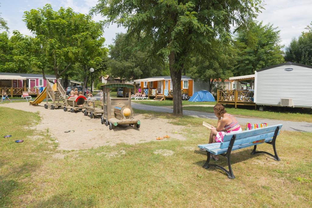 Hotel Camping RCN La Bastide en Ardèche Sampzon Esterno foto